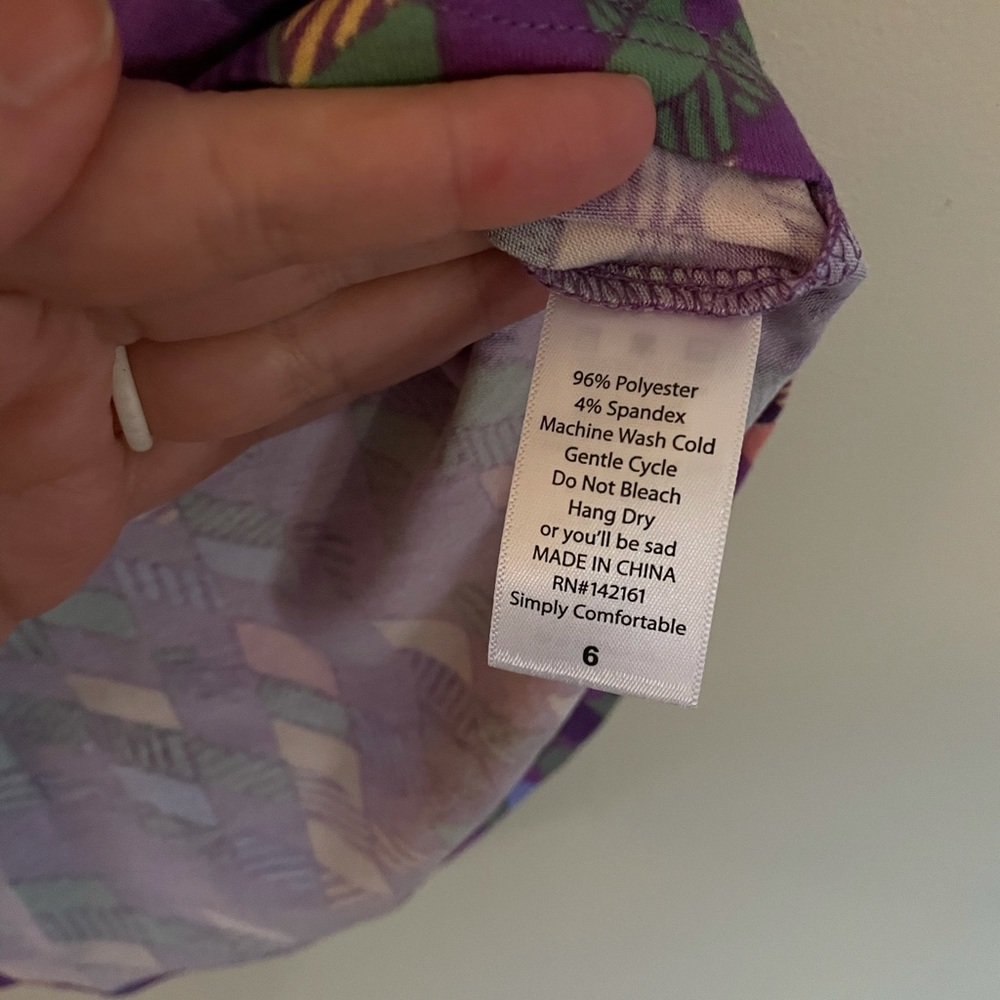🌹🌹Lularoe Gracie little girl’s shirt - Picture 5 of 5